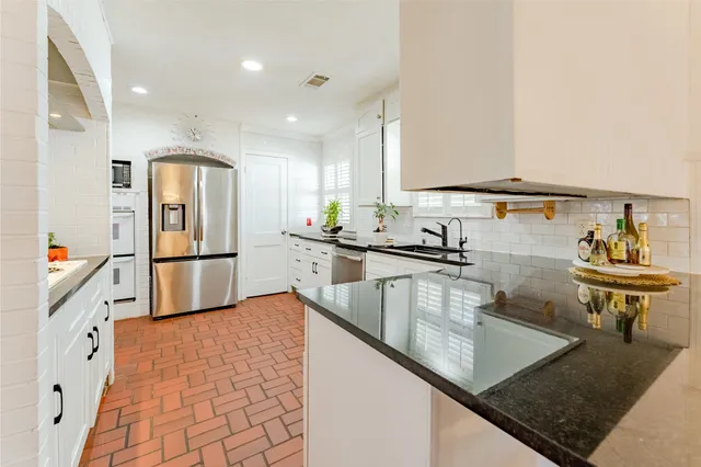 $4,000 | 11407 Iberia Drive, Houston, TX 77065