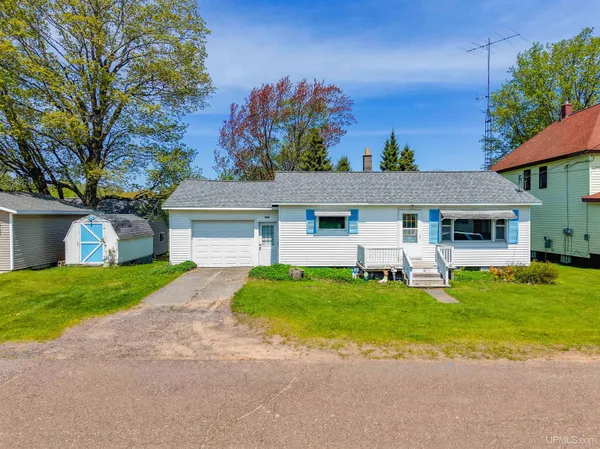 $129,900 | 80 3rd Street, South Range, MI 49963
