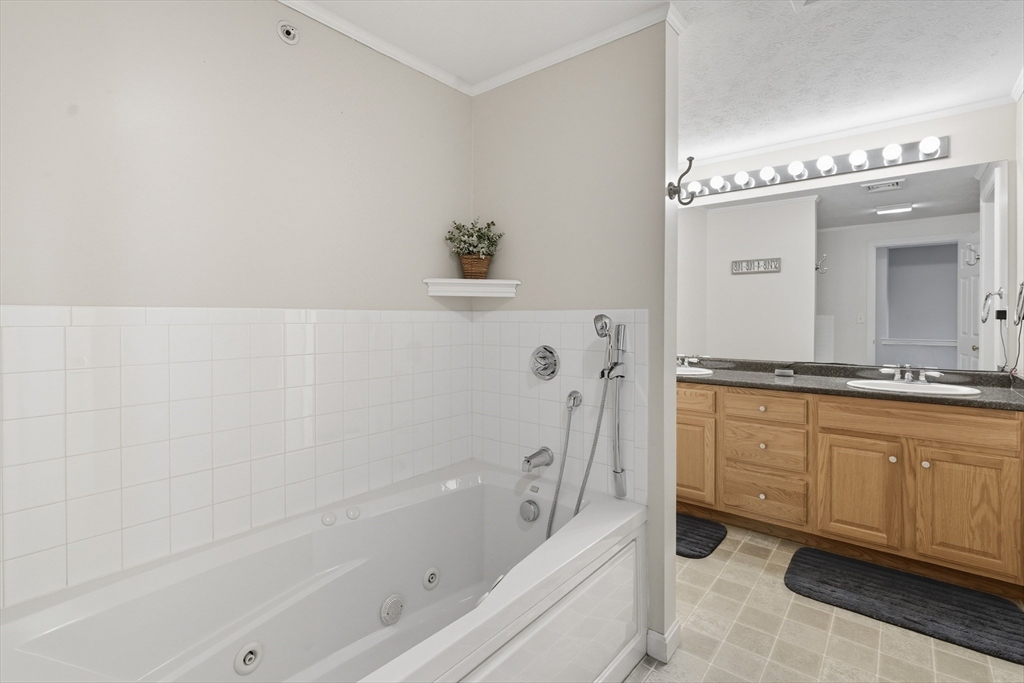 72 Green Briar Road, Unit 72 Fitchburg, MA 01420 - Photo 21 of 41