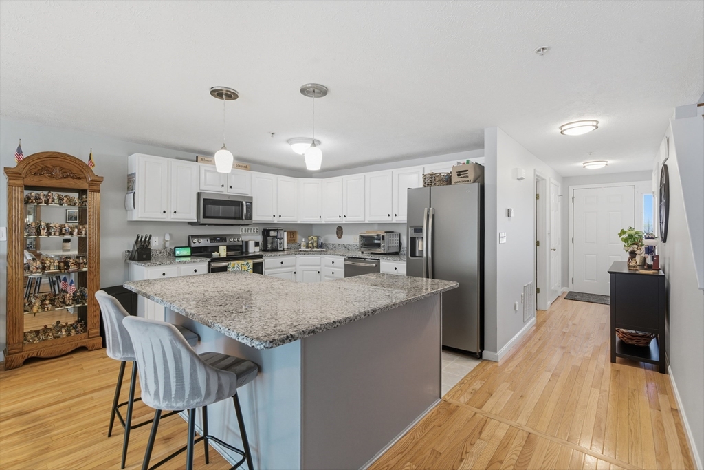 72 Green Briar Road, Unit 72 Fitchburg, MA 01420 - Photo 4 of 41