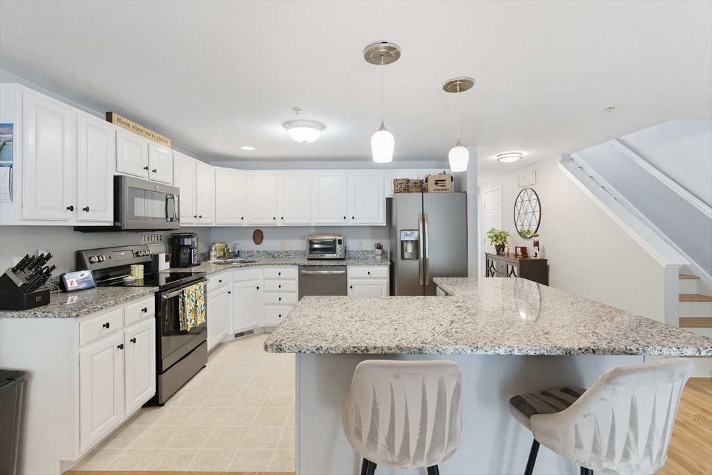 72 Green Briar Road, Unit 72 Fitchburg, MA 01420 - Photo 5 of 41