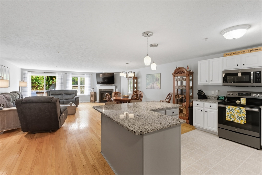 72 Green Briar Road, Unit 72 Fitchburg, MA 01420 - Photo 8 of 41