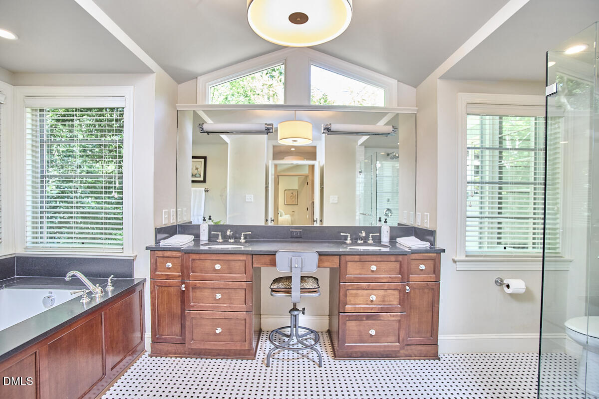 2721 Dogwood Road Durham, NC 27705 - Photo 23 of 51 095