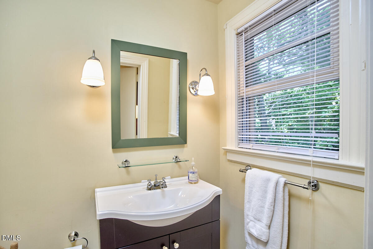 2721 Dogwood Road Durham, NC 27705 - Photo 37 of 51 118