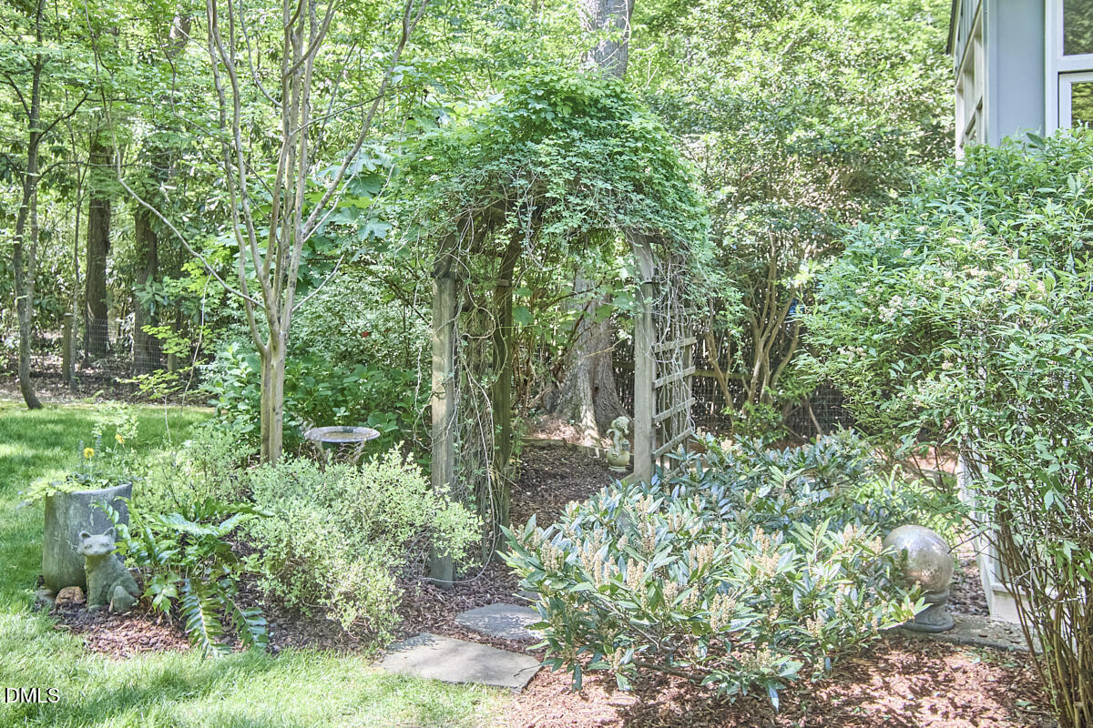 2721 Dogwood Road Durham, NC 27705 - Photo 44 of 51 031