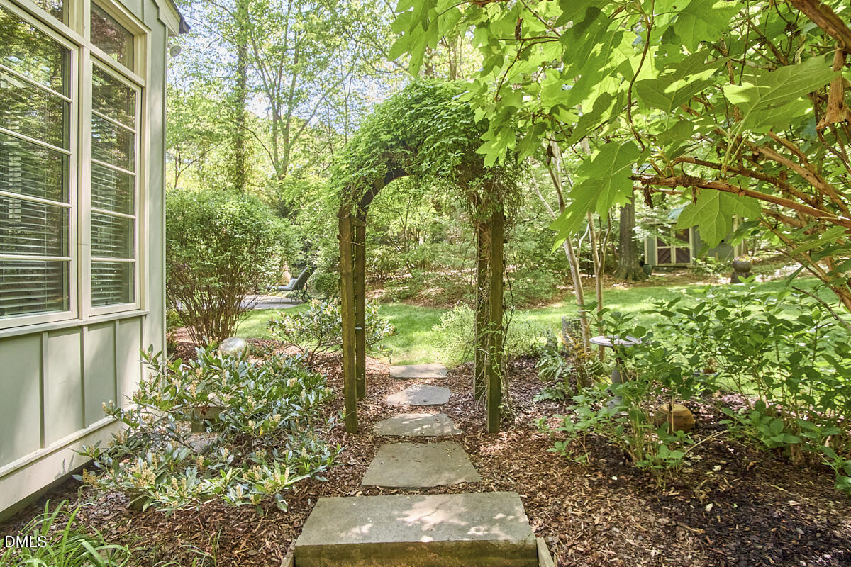 2721 Dogwood Road Durham, NC 27705 - Photo 47 of 51 038