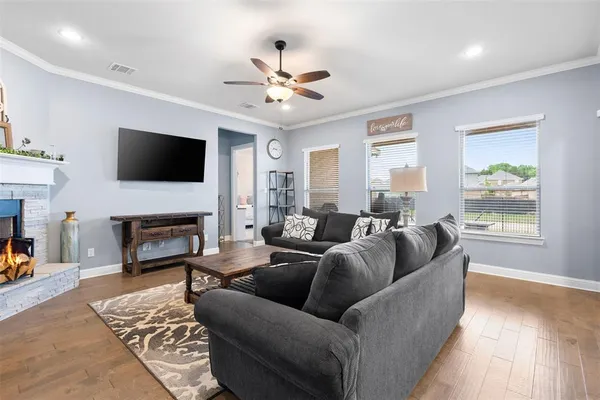 $519,500 | 806 Summer Grove Drive, Midlothian, TX 76065