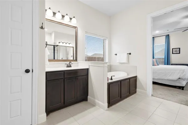 $519,500 | 806 Summer Grove Drive, Midlothian, TX 76065