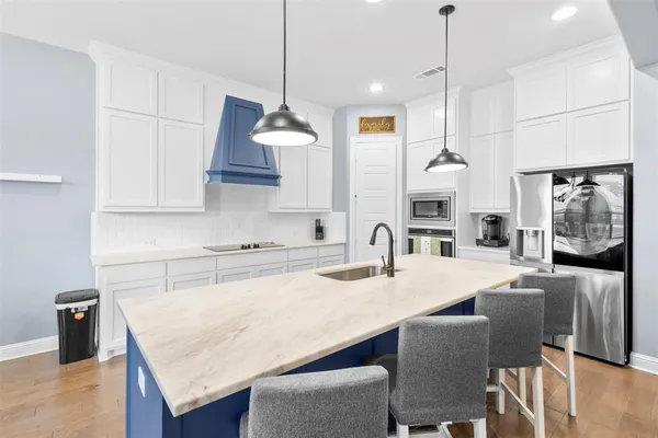 $519,500 | 806 Summer Grove Drive, Midlothian, TX 76065