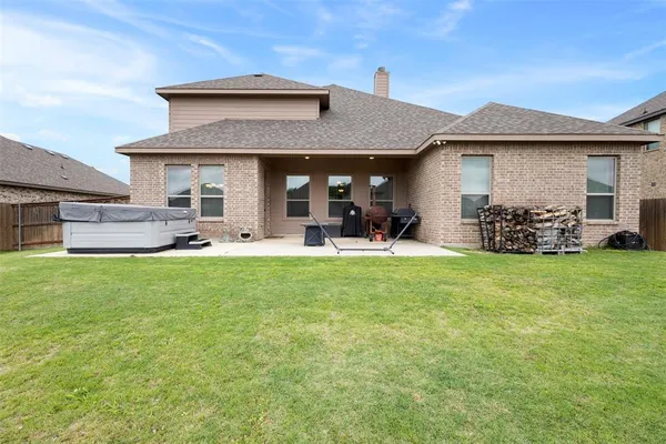 $519,500 | 806 Summer Grove Drive, Midlothian, TX 76065