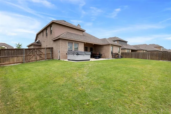 $519,500 | 806 Summer Grove Drive, Midlothian, TX 76065
