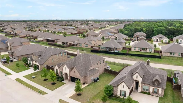 $519,500 | 806 Summer Grove Drive, Midlothian, TX 76065