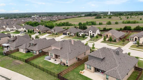 $519,500 | 806 Summer Grove Drive, Midlothian, TX 76065