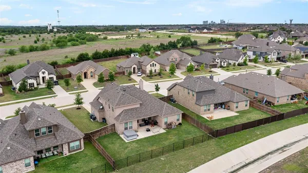 $519,500 | 806 Summer Grove Drive, Midlothian, TX 76065