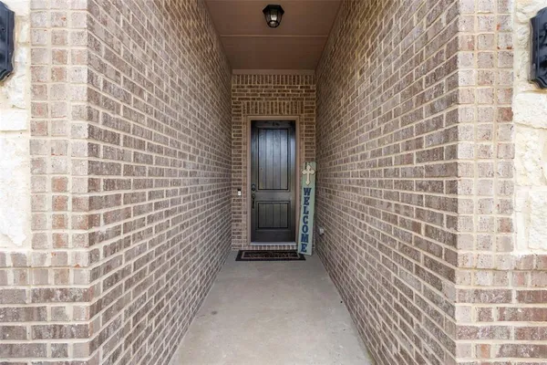 $519,500 | 806 Summer Grove Drive, Midlothian, TX 76065