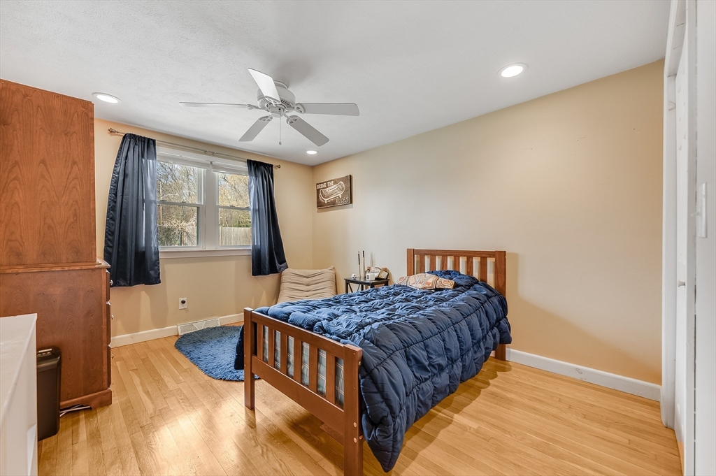72 Norwich Road Brockton, MA 02302 - Photo 12 of 27