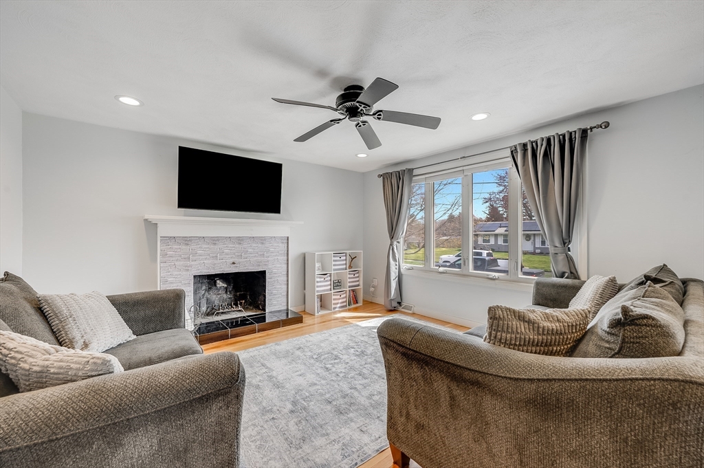 72 Norwich Road Brockton, MA 02302 - Photo 8 of 27