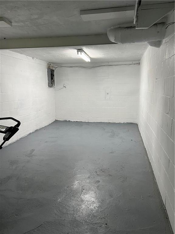 2031 McKinney Road Monroeville, PA 15146 - Photo 13 of 13 a view of empty room