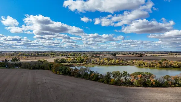 $1,500,000 | 30-ac Old Stone, Brooklyn, WI 53521