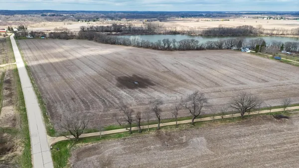 $1,500,000 | 30-ac Old Stone, Brooklyn, WI 53521