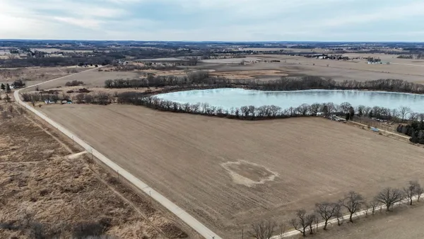 $1,500,000 | 30-ac Old Stone, Brooklyn, WI 53521
