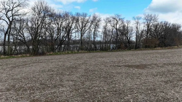 $1,500,000 | 30-ac Old Stone, Brooklyn, WI 53521