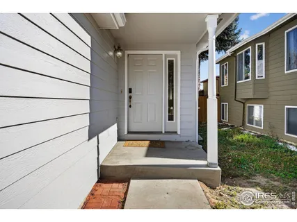 a view of an entryway of the house