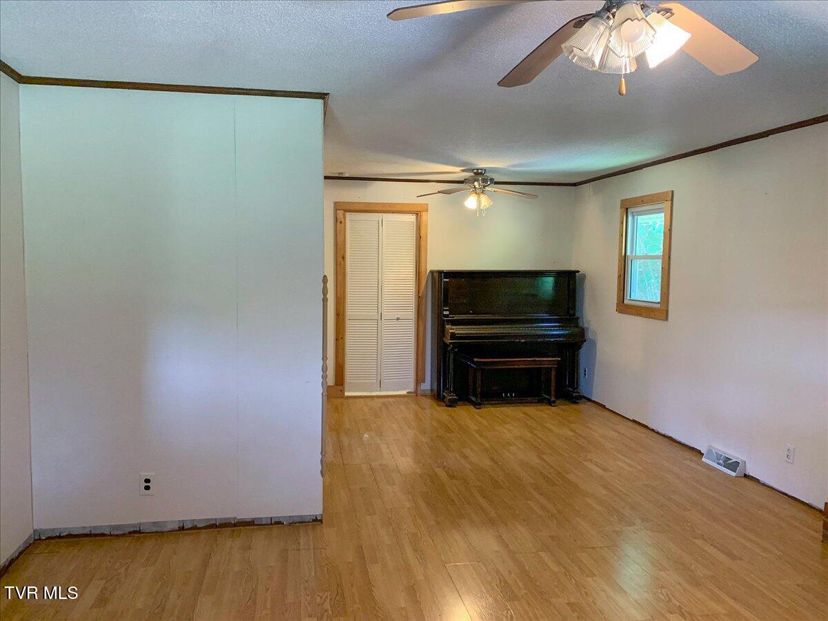 965 Old Gray Station Road Johnson City, TN 37615 - Photo 10 of 143 010-965_OldGrayStation-35