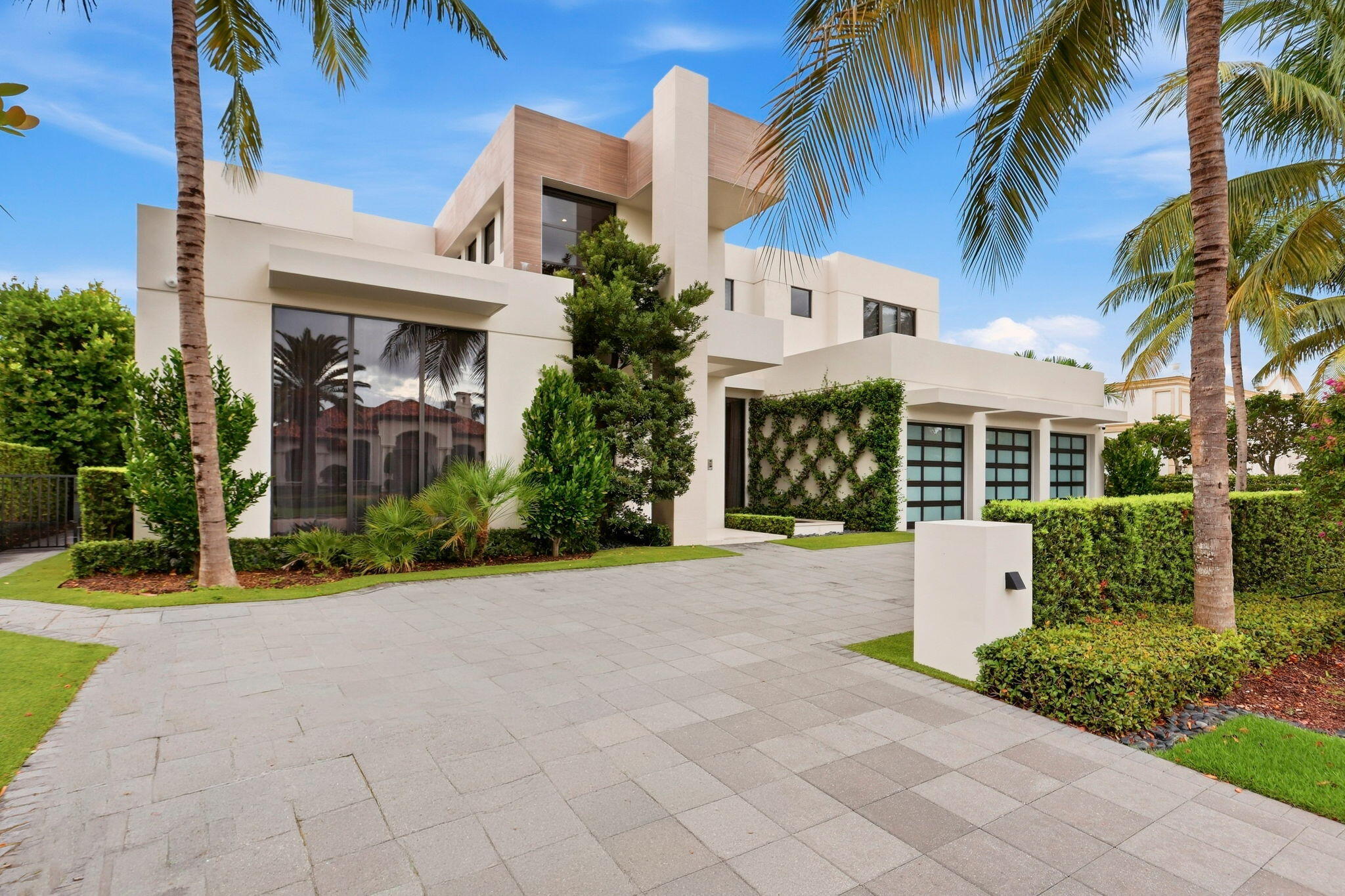 1371 Royal Palm Way Boca Raton, FL 33432 - Photo 2 of 43 !371 Royal Palm Way (side)