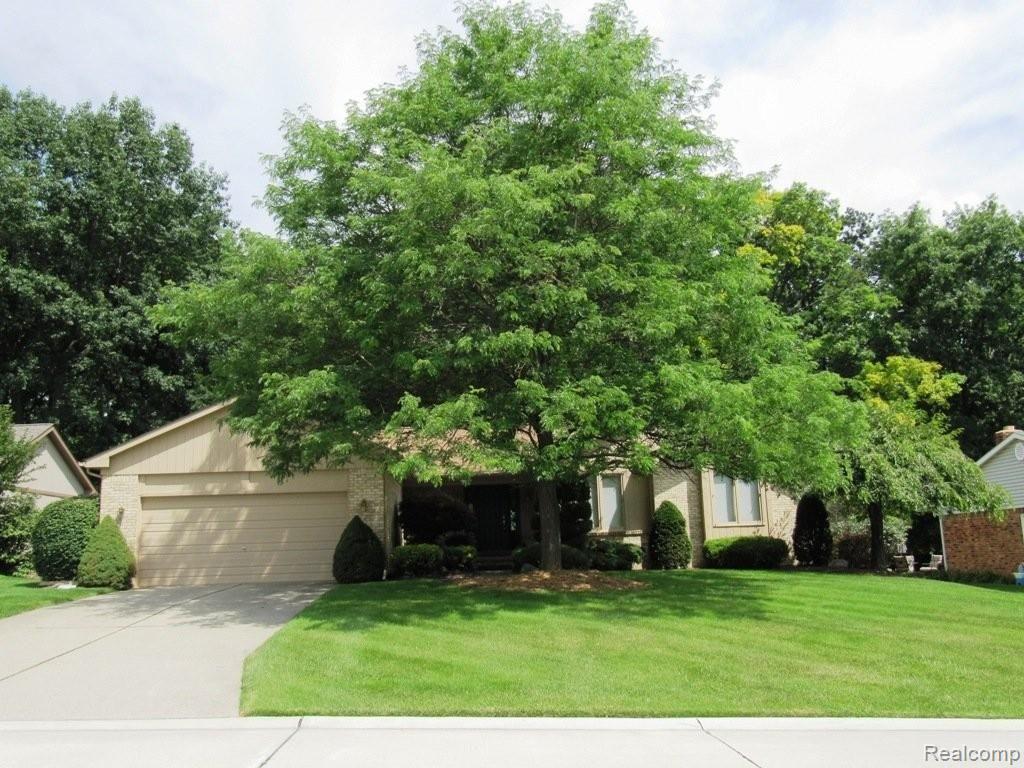1754 North Fairview Lane Rochester, MI 48306 - Photo 23 of 36 House Front.JPG