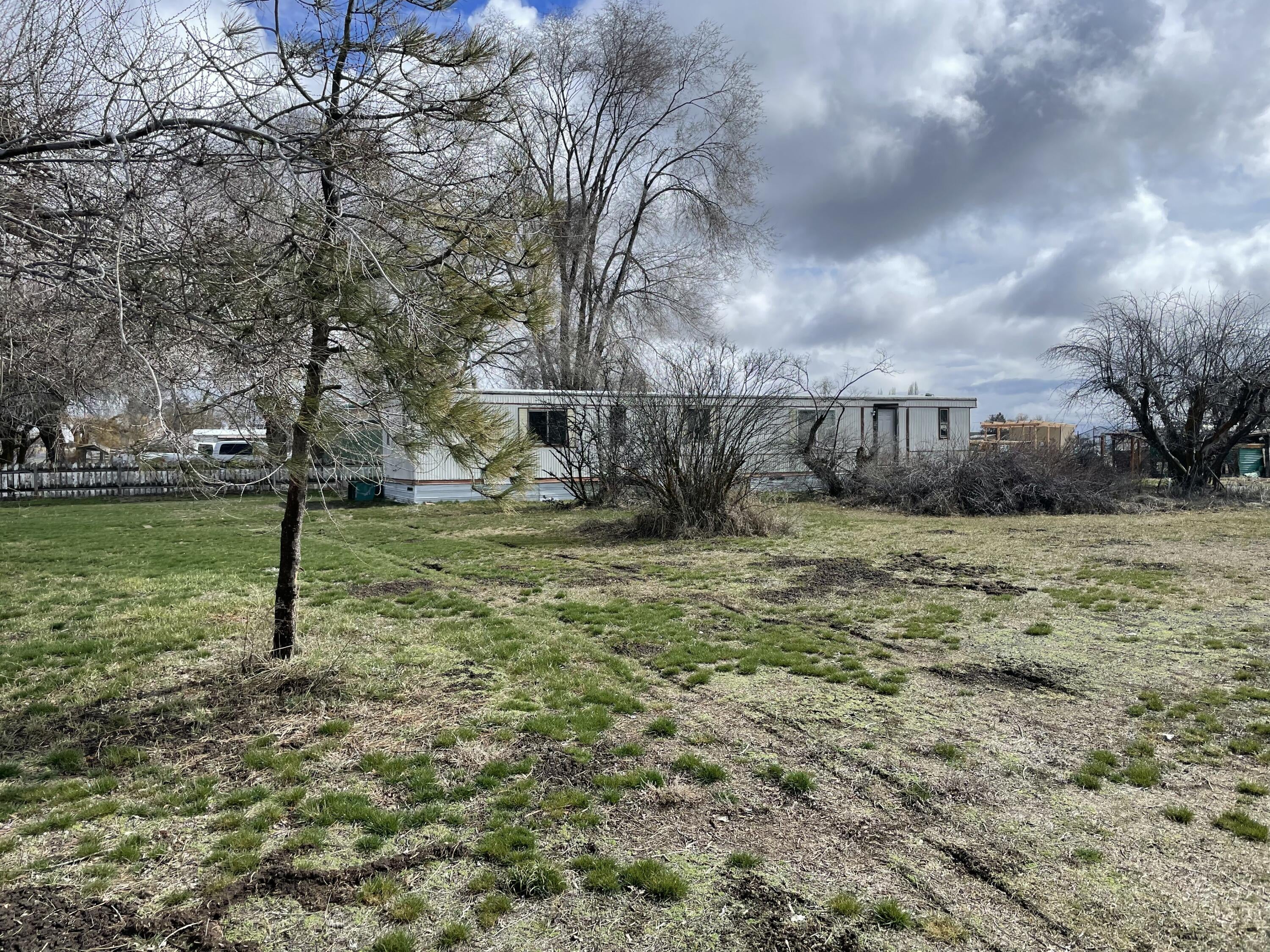 1220 Joe Wright Road Klamath Falls, OR 97603 - Photo 9 of 15 IMG_5213