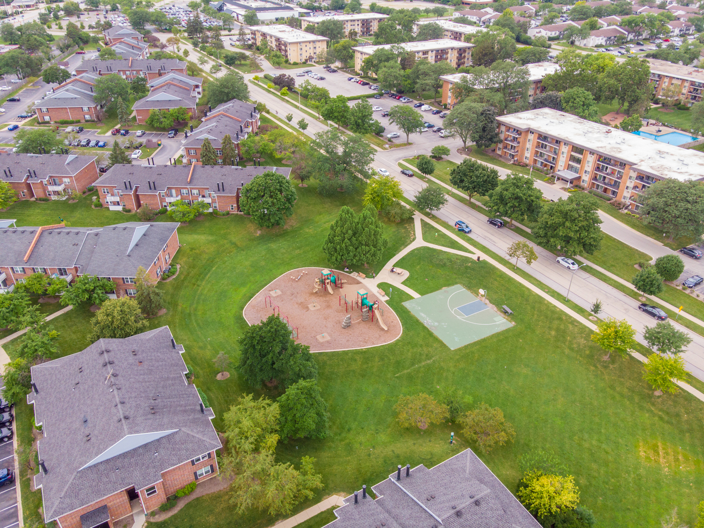 2323 South Goebbert Road, Unit 109 Arlington Heights, IL 60005 - Photo 20 of 22 an aerial view of a house