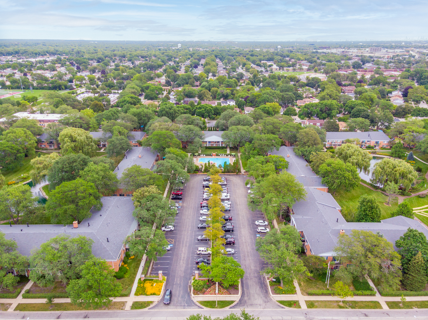 2323 South Goebbert Road, Unit 109 Arlington Heights, IL 60005 - Photo 21 of 22 an aerial view of multiple house