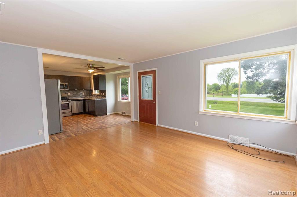 968 North Wilder Road Lapeer, MI 48446 - Photo 6 of 31