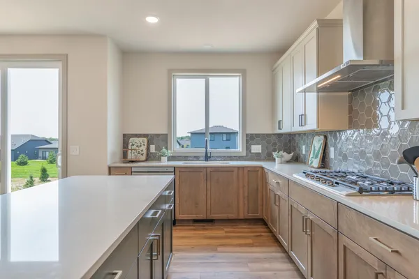 $779,000 | 5036 Airlake Draw, Woodbury, MN 55129
