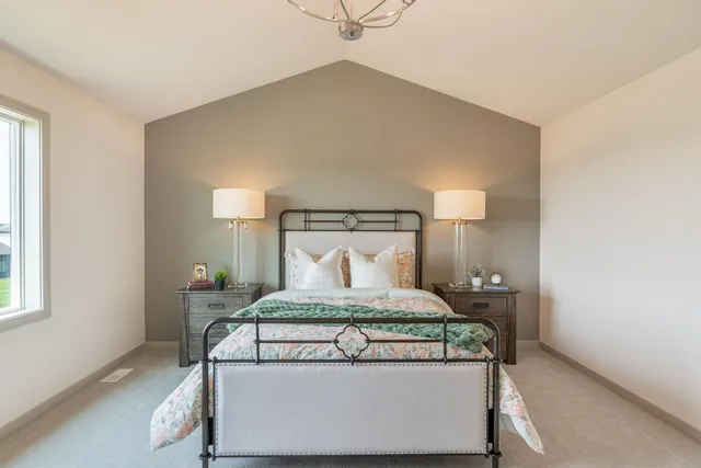 $789,000 | 5036 Airlake Draw, St. Paul, MN 55129