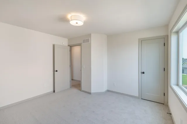 $789,000 | 5036 Airlake Draw, St. Paul, MN 55129