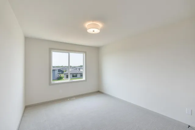 $789,000 | 5036 Airlake Draw, Woodbury, MN 55129