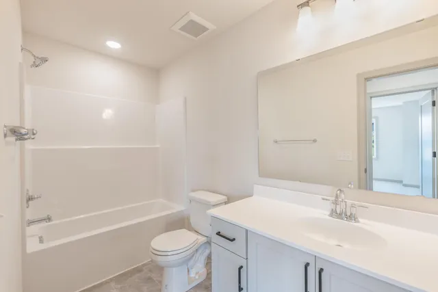 $789,000 | 5036 Airlake Draw, St. Paul, MN 55129