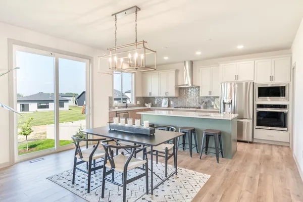 $779,000 | 5036 Airlake Draw, Woodbury, MN 55129