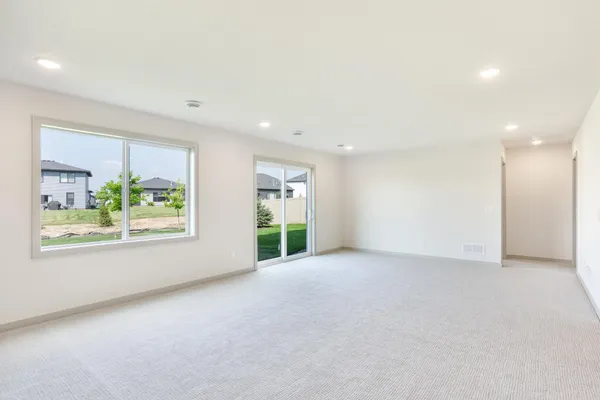 $779,000 | 5036 Airlake Draw, Woodbury, MN 55129