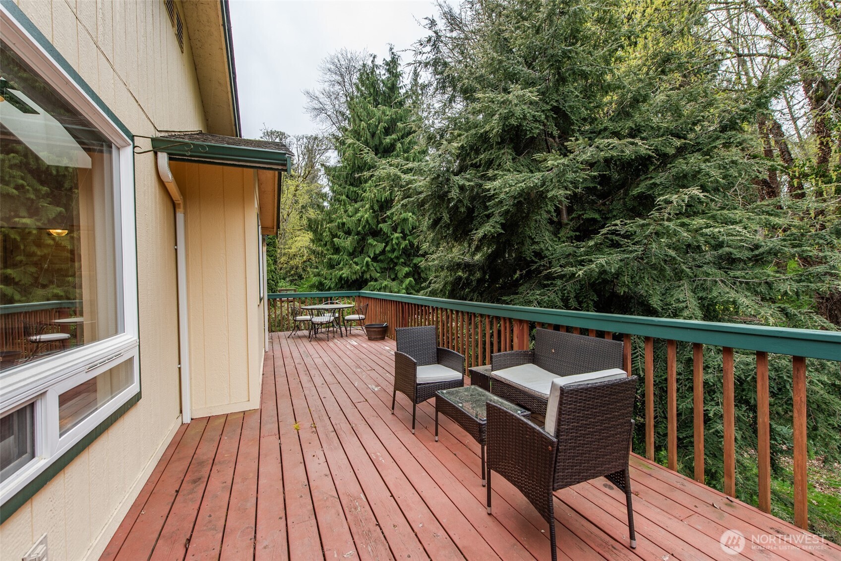 315 Dungeness Meadows Sequim, WA 98382 - Photo 27 of 36 a view of balcony with furniture