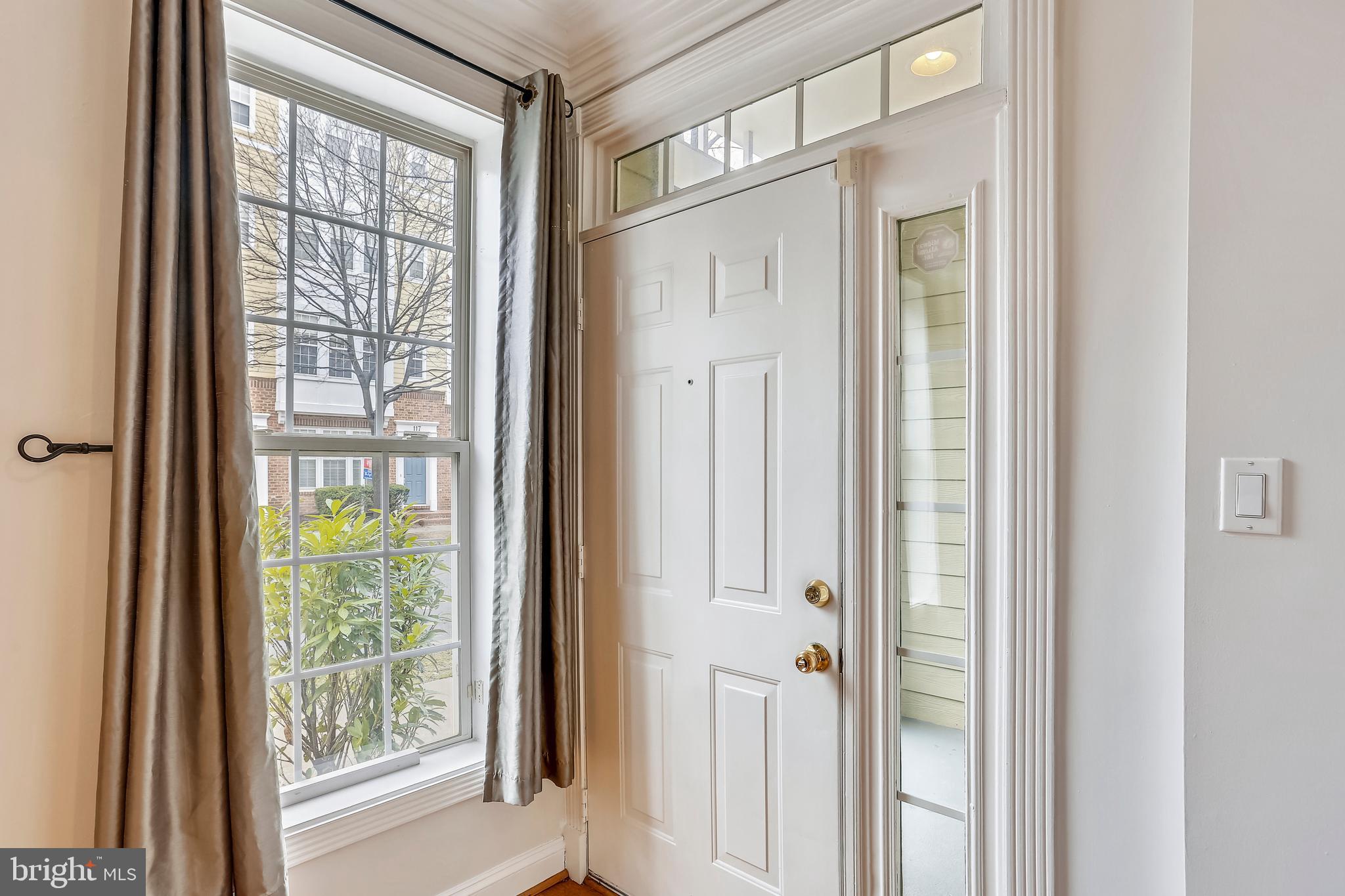 108 Bucksfield Road Gaithersburg, MD 20878 - Photo 3 of 29 Gallery Image 3