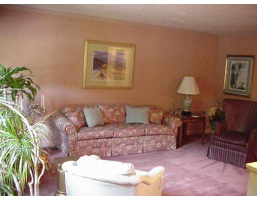 4 Nottingham Road Westborough, MA 01581 - Photo 14 of 17 Gallery Image 14