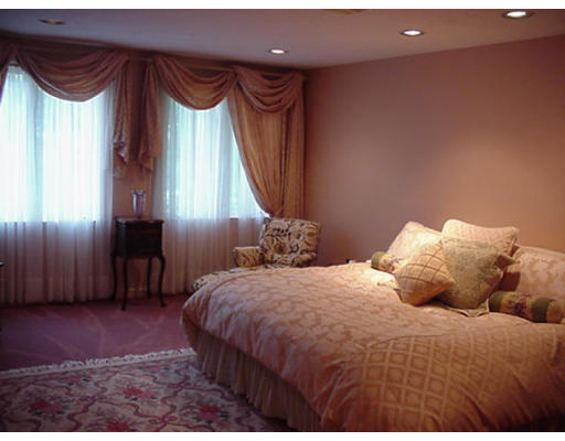 4 Nottingham Road Westborough, MA 01581 - Photo 16 of 17 Gallery Image 16