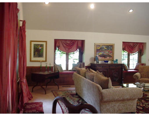 4 Nottingham Road Westborough, MA 01581 - Photo 8 of 17 Gallery Image 8