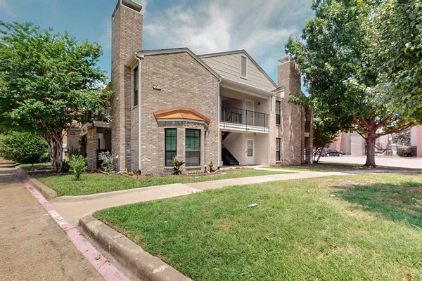 $1,595 | 5806 Marvin Loving Drive, Unit 211, Garland, TX 75043