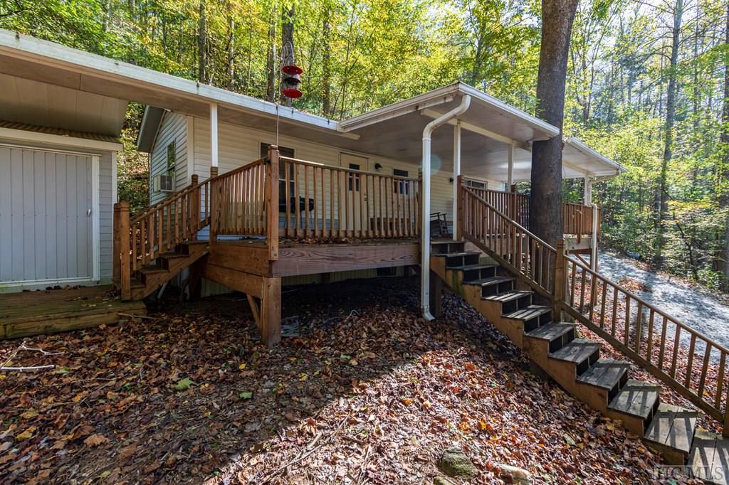 1643 Tessentee Road Otto, NC 28763 - Photo 8 of 25 Gallery Image 8