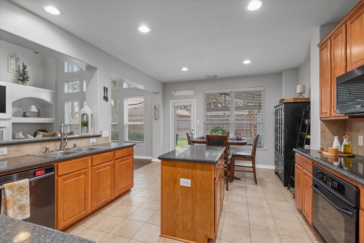 19222 Holly Shade Court Spring, TX 77379 - Photo 17 of 37