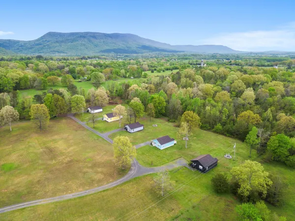 $1,200,000 | 142 Bowater Road, Delano, TN 37325